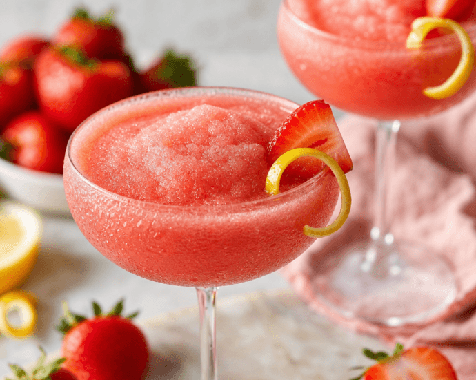 Frozen Strawberry Rosé (Frosé)