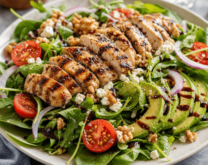Mixed Greens Salad with Grilled Chicken and Balsamic Dressing