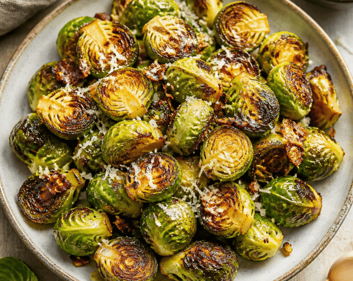 Garlic Parmesan Roasted Brussels Sprouts