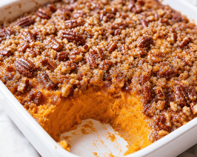 Delicious Sweet Potato Casserole with Crunchy Pecan Topping