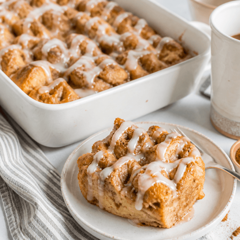 Cinnamon Roll Bread Pudding Recipe (Cozy & Easy)