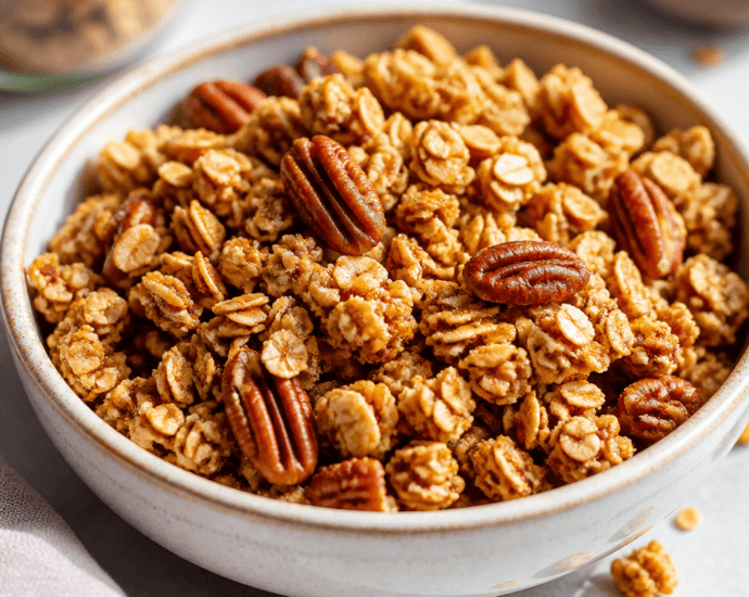 Homemade Maple Pecan Granola