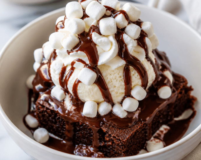 Ultimate Hot Chocolate Brownie Sundae Delight