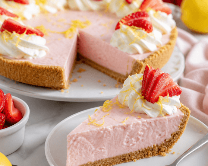 Refreshing Strawberry Lemonade Pie Recipe