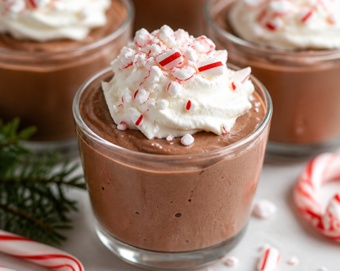 Creamy Peppermint Chocolate Mousse Cups