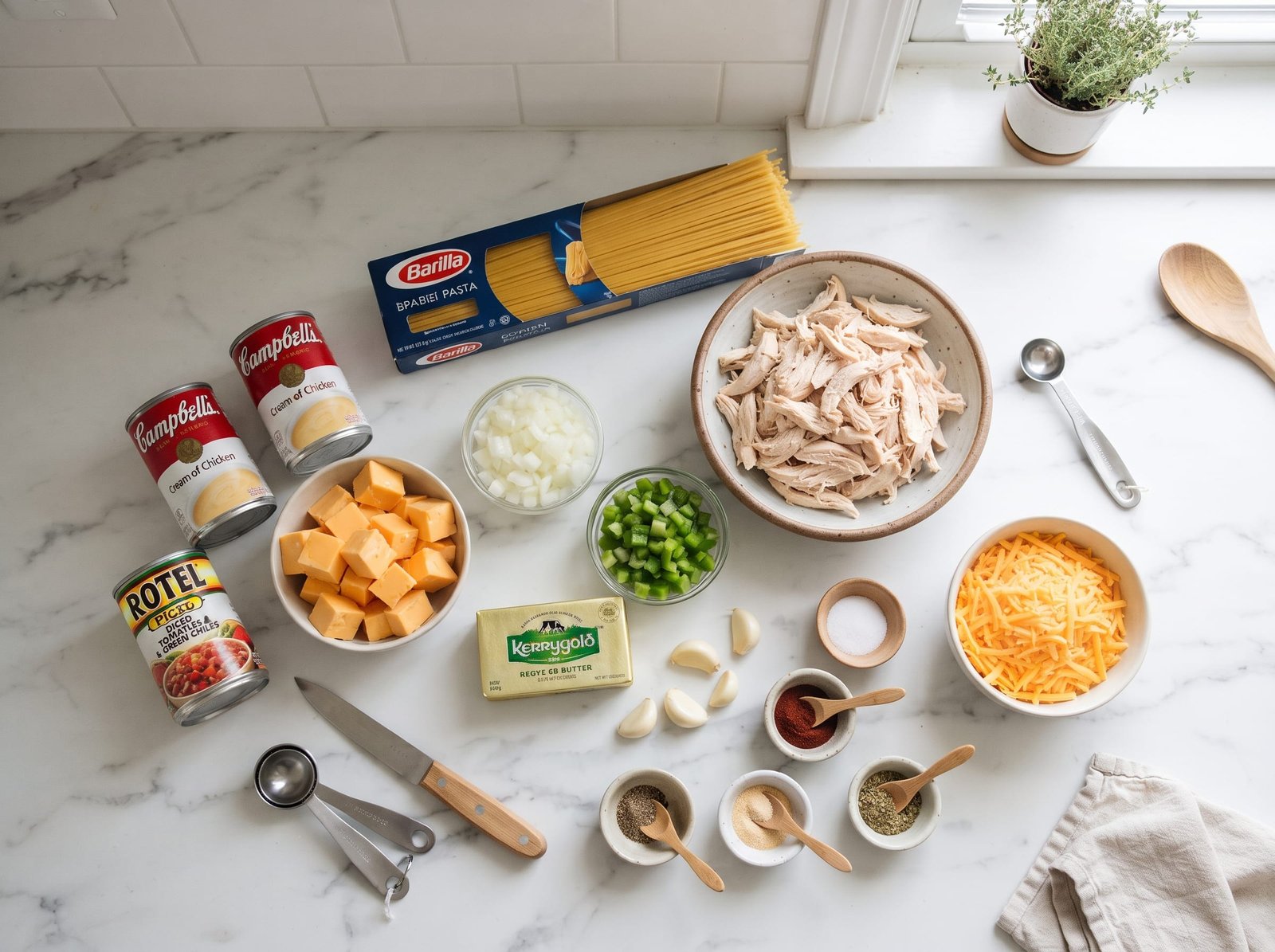The Ultimate Chicken Spaghetti Recipe: Creamy, Cheesy Comfort Food ingredients
